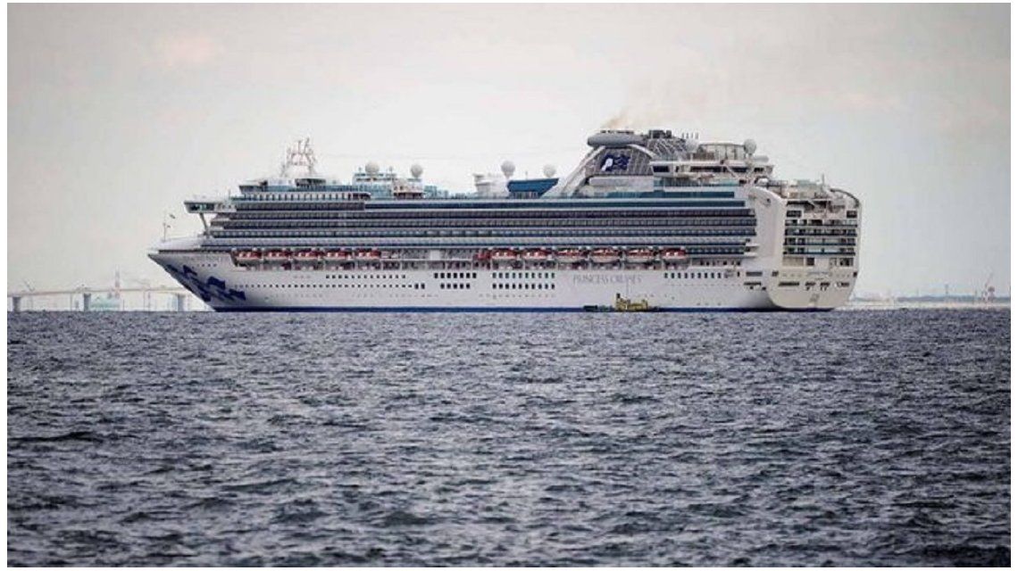 El Diamond Princess se encuentra anclado cerca del puerto de Yokohama