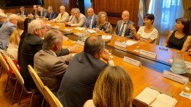 Mercedes Marcó del Pont con empresarios en la AFIP Mercedes Marcó del Pont con empresarios en la AFIP