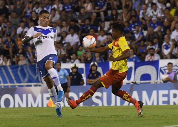 Ricardo Centurión brilló ante Aucas jugando para Vélez Sarsfield la Copa Sudamericana