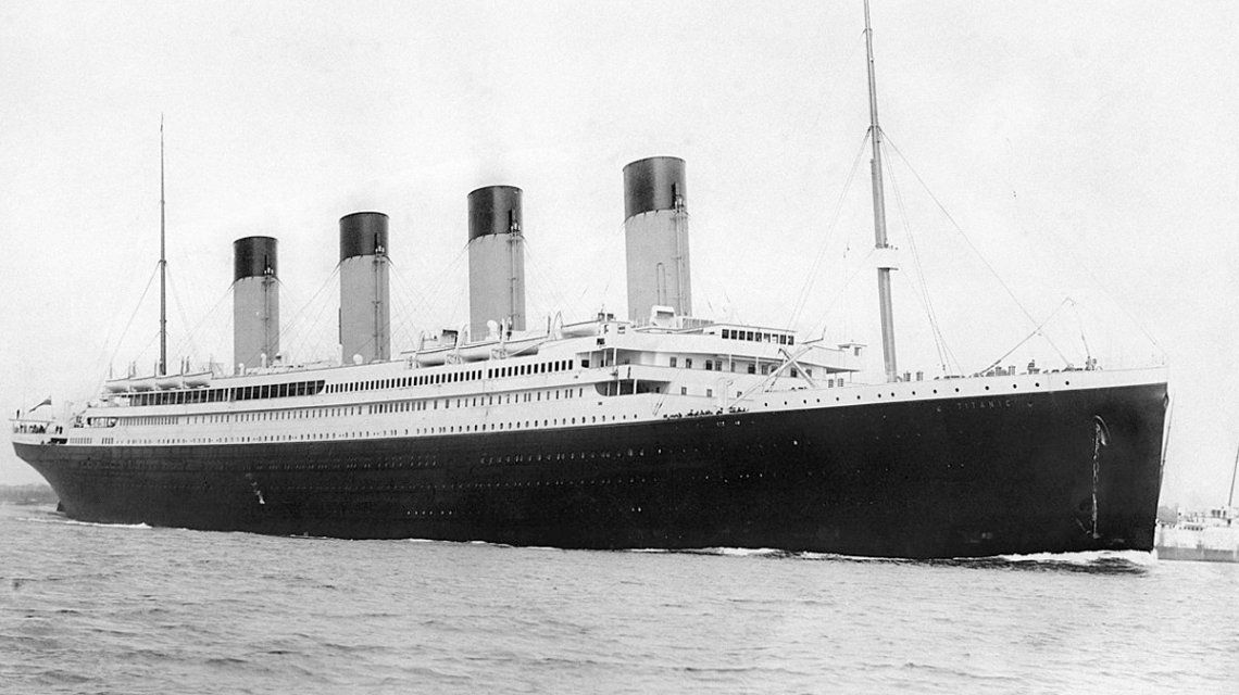 Un submarino inglés chocó contra el Titanic y lo ocultaron