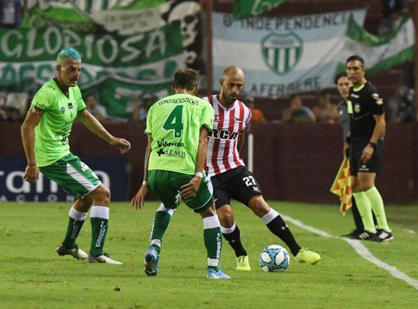 Estudiantes afuera de la Copa Argentina: con Javier Mascherano, récordman de presencias en la Selección, el "Pincha" quedó afuera con el humilde Deportivo Laferrere