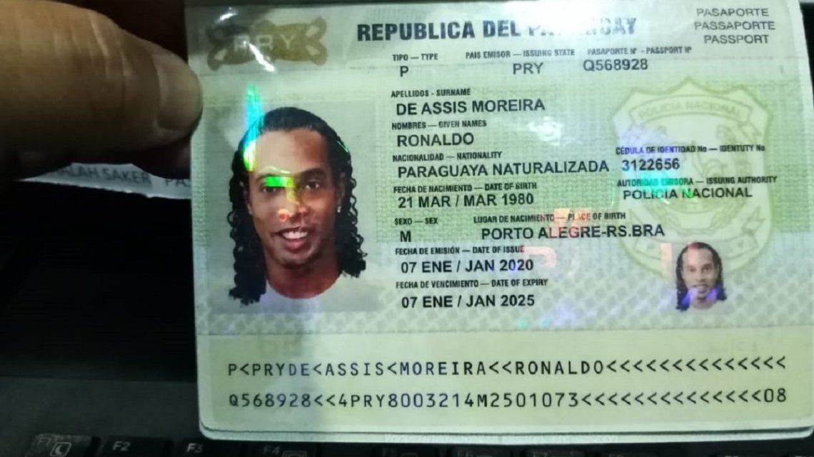 El abogado de Ronaldinho pidió que le den prisión domiciliaria en Paraguay