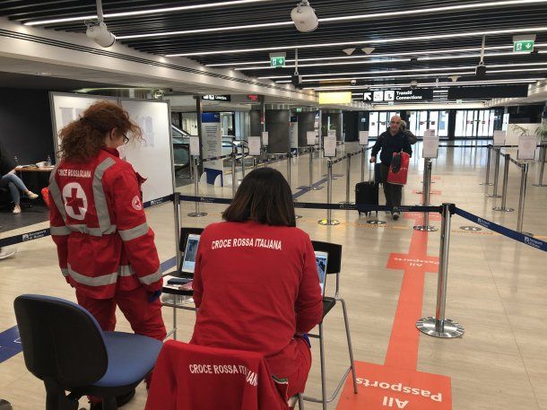 El aeropuerto de Fumicino reforzó los controles de salubridad por el brote de coronavirus