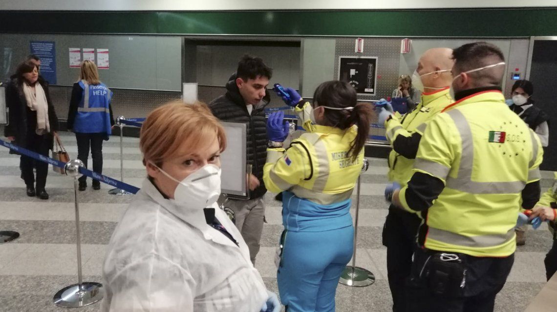 En el Aeropuerto Internacional de Ezeiza se intensificaron los controles ante la epidemia de coronavirus