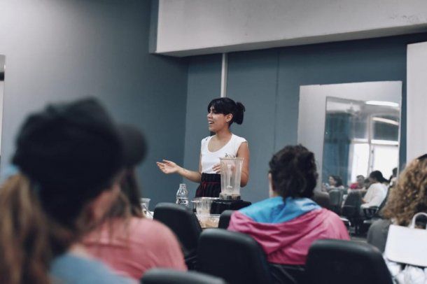 Zayra Francina, en una conferencia sobre consumo y ética.