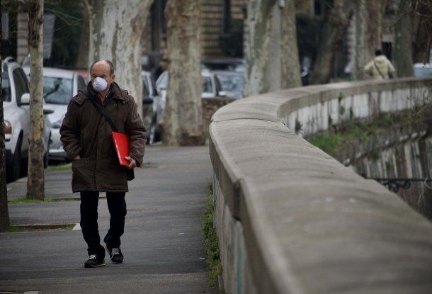 Italia: se registraran casi 52.000 actas por violación de las restricciones en una semana