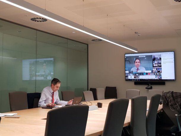 Simon Harris, ministro de Salud de Irlanda, anunció que la Salud privada pasa a estar a disposición de la pública ante el avance de la pandemia de coronavirus