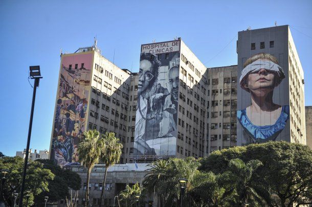 El Hospital de Clínicas se encuentra ubicado en Avenida Córdoba 2351, Capital Federal