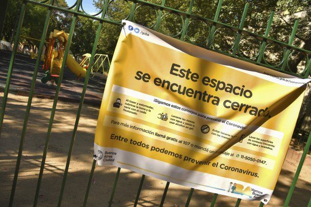 Parques y espacios públicos de la Ciudad se encuentran cerrados en el marco de la cuarentena por el avance del coronavirus en la Argentina