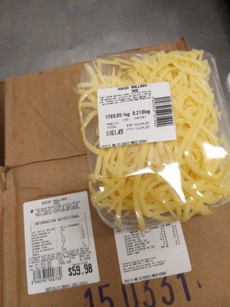 "El queso cuando se fracciona tiene que llevar en la etiqueta la fecha de elaboración y la de vencimiento y está última tiene que coincidir con la de la horma de dónde se corta: fue alterado dos días", sostiene La Matanza