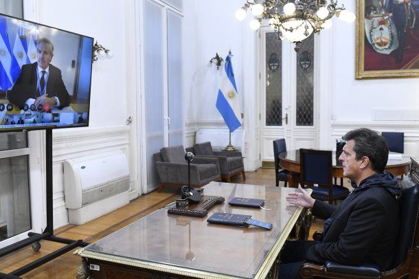 El canciller Felipe Solá en video conferencia con el presidente de la Cámara de Diputados Sergio Massa