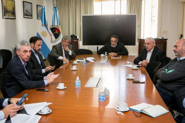 Mario Meoni recibió a los representantes de las empresas de colectivos del AMBA