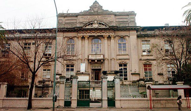 Autoridades policiales detuvieron a un joven colombiano por robar un botiquín del Instituto Malbrán