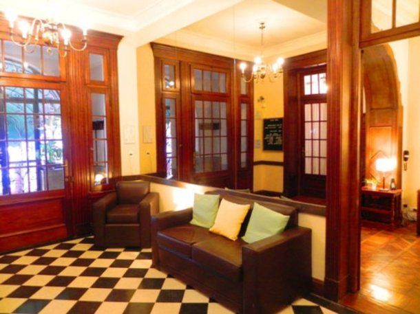 Contagio masivo de coronavirus Covid-19 en un geriátrico de Belgrano