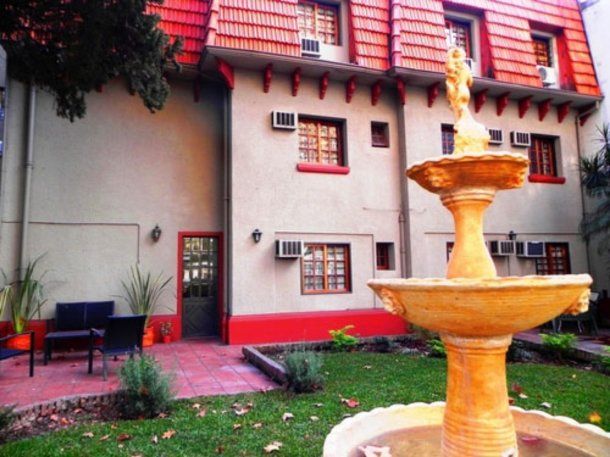 Al menos 15 personas se contagiaron de coronavirus en un geriátrico de Belgrano