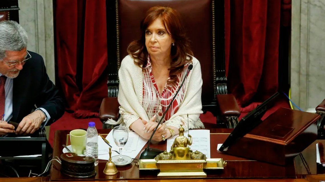 Cristina Kirchner se reúne con los jefes de los bloques para definir las sesiones virtuales