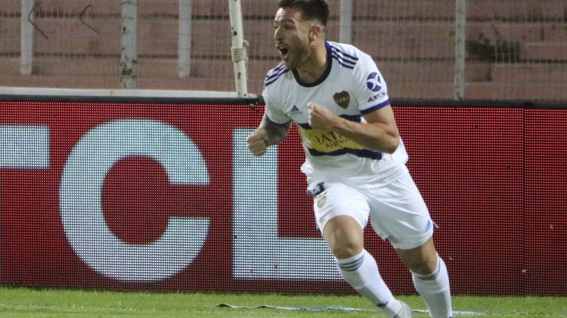 Julio Buffarini marca uno de los últimos goles de la Copa de la Superliga Argentina de Fútbol que se suspendió por el avance del coronavirus