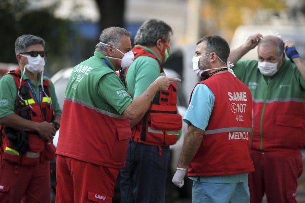 Personal del SAME liderado por Alberto Crescenti se apersonó en las inmediaciones del penal de Devoto durante el motín 