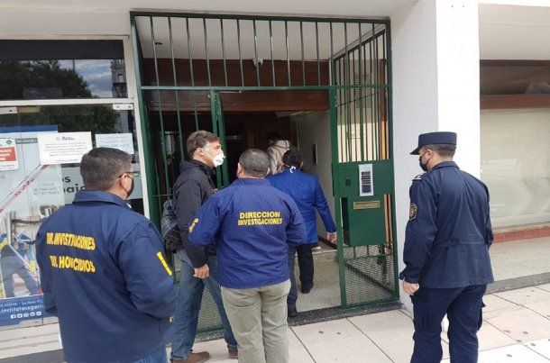 Investigan la muerte de una joven que cayó de un octavo piso en Paraná. Foto: Análisis