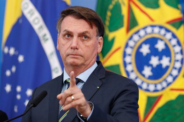 Jair Bolsonaro fogoneó la campaña "Brasil no para" y su país se convirtió en el noveno del ranking de contagios de coronavirus