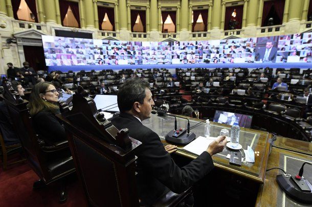 Sergio Massa y Elizabeth Gómez Alcorta en la Cámara de Diputados.