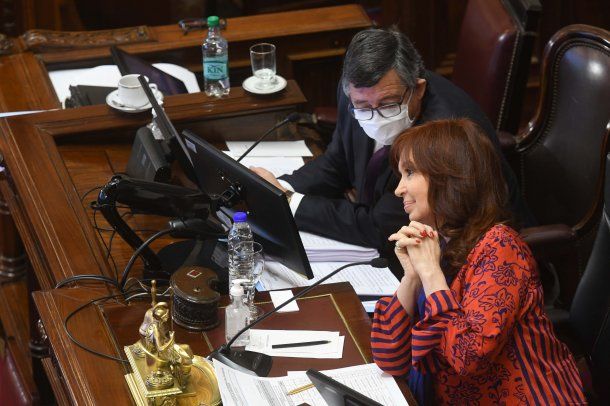 Cristina Kirchner estuvo al mando de la primera de las sesiones virtuales del Senado