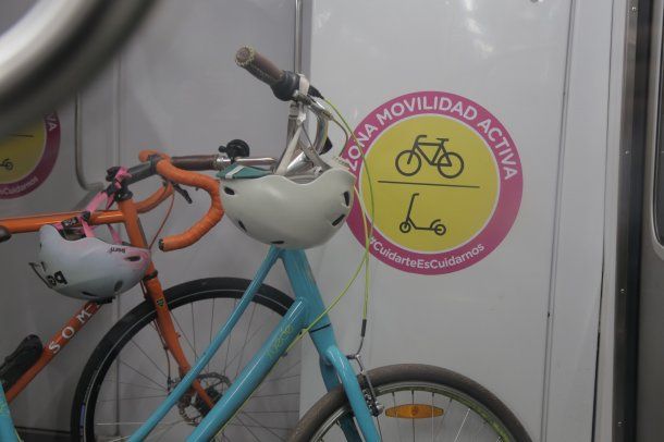 El subte de la Ciudad destinó vagones para bicicletas y monopatines
