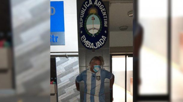 Argentinos varados en Sudáfrica: Daniel estuvo 60 horas encadenado y sin comer