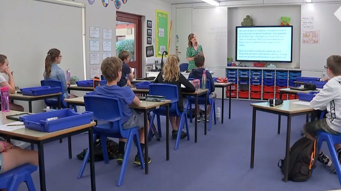 Reino Unido: padres se niegan a mandar a los chicos al colegio tras la pandemia