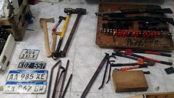 Elementos hallados por la Policía Federal en un departamento del barrio porteño de Caballito