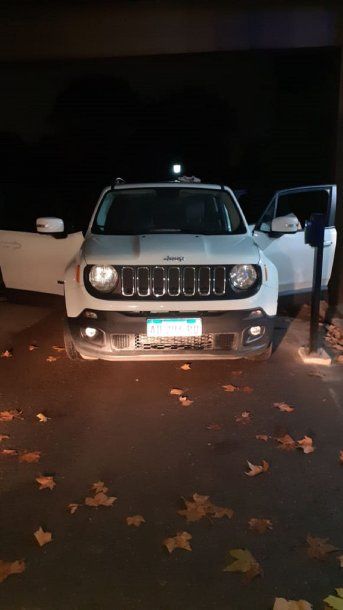 Camioneta robada por la agresora para intentar escapar. 