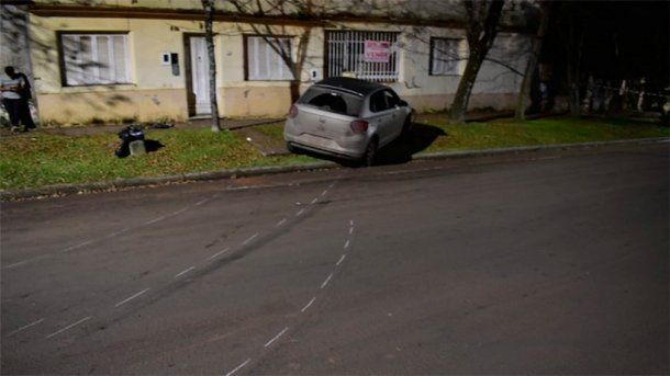 El gendarme protagonizó distintos accidentes de tránsito y finalizó la fuga cuando chocó contra restos de hormigón.
