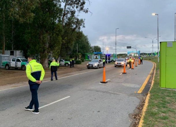 Villa Gesell: controles en la única entrada habilitada