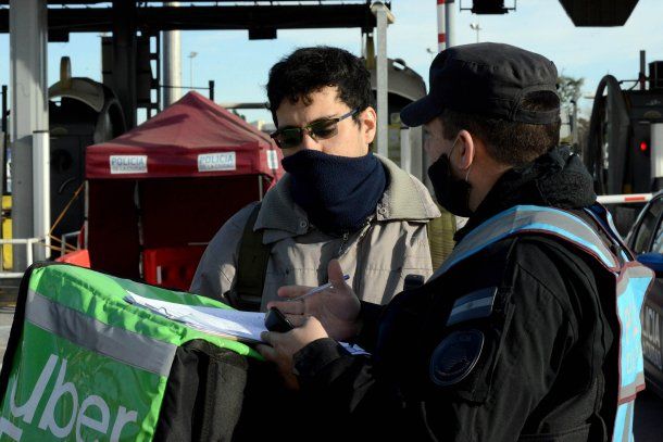 Los servicios de delivery están habilitados en el marco de la cuarentena estricta en el AMBA 