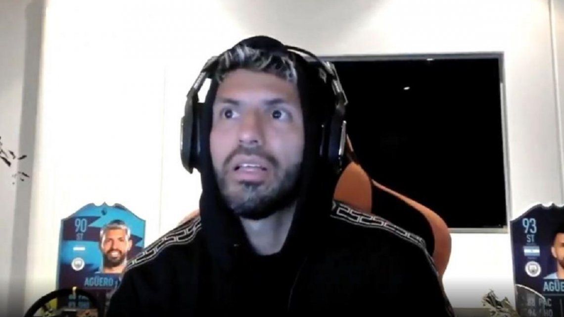 El incómodo momento del Kun Agüero durante un vivo con su hijo: ¿es hincha de River?