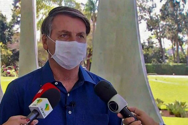 Demandarán a Bolsonaro por poner en riesgo a los periodistas al anunciar su positivo por coronavirus