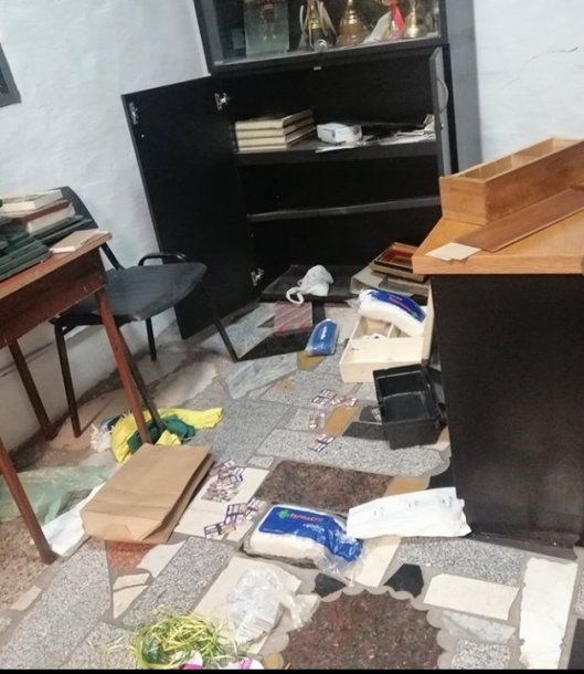 Parte de lo que rompieron los delincuentes en el club Sportivo Pereyra Barracas