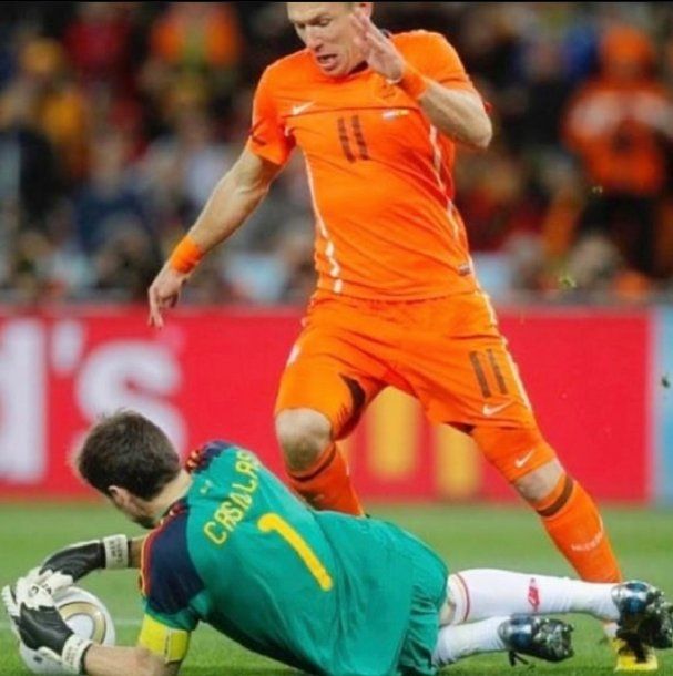 La tapada de Iker Casillas a Robben en la final de Sudáfrica 2010