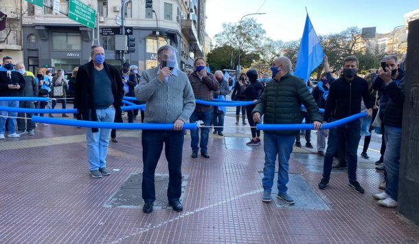Marcha anticuarentena: Hernán Lombardi y Luis Brandoni