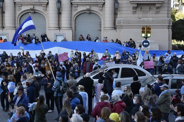 Bahía Blanca: la multitud se congregó en el centro de la ciudad 