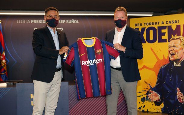 Josep Bartomeu y Ronald Koeman: tras asumir, el DT del Barcelona se reunió con Lionel Messi