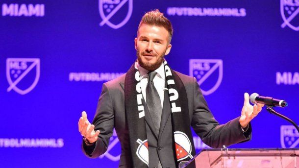 El inglés David Beckham es el propietario del equipo de la MLS en el que jugará Gonzalo Higuaín. 