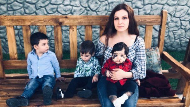 Viral: una pareja de Armenia desafió a los médicos que les ofrecieron dejar a su hijo en el hospital