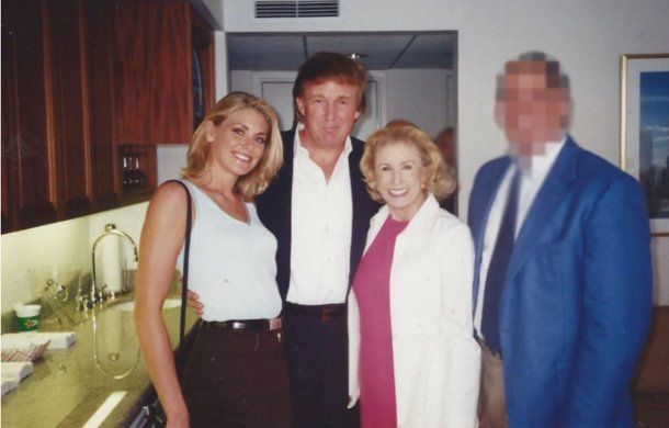 Amy Dorris junto a Donald Trump en el palco VIP del US Open en 1997. Foto: gentileza The Guardian