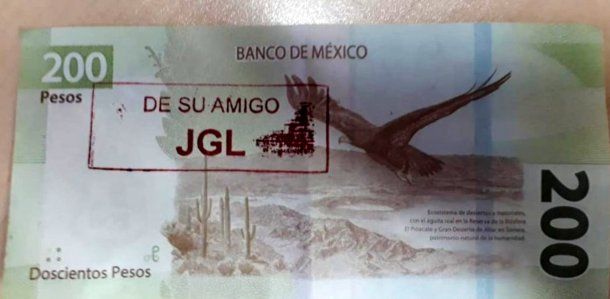 Chapo Guzmán sigue preso en Estados Unidos, pero sus iniciales aparecieron en billetes en México Gentileza Ríodoce