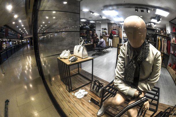 Pasillos vacíos pese a la cercanía con el Día de la Madre