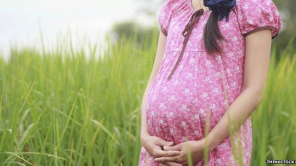 Flexibilización laboral: ¿qué cambios introduce el mega DNU de Javier Milei en las licencias por maternidad?