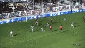 A lo Palacio ante Alemania: Amoroso se come el gol del triunfo de Newells ante Patronato A lo Palacio ante Alemania: Amoroso se come el gol del triunfo de Newells ante Patronato