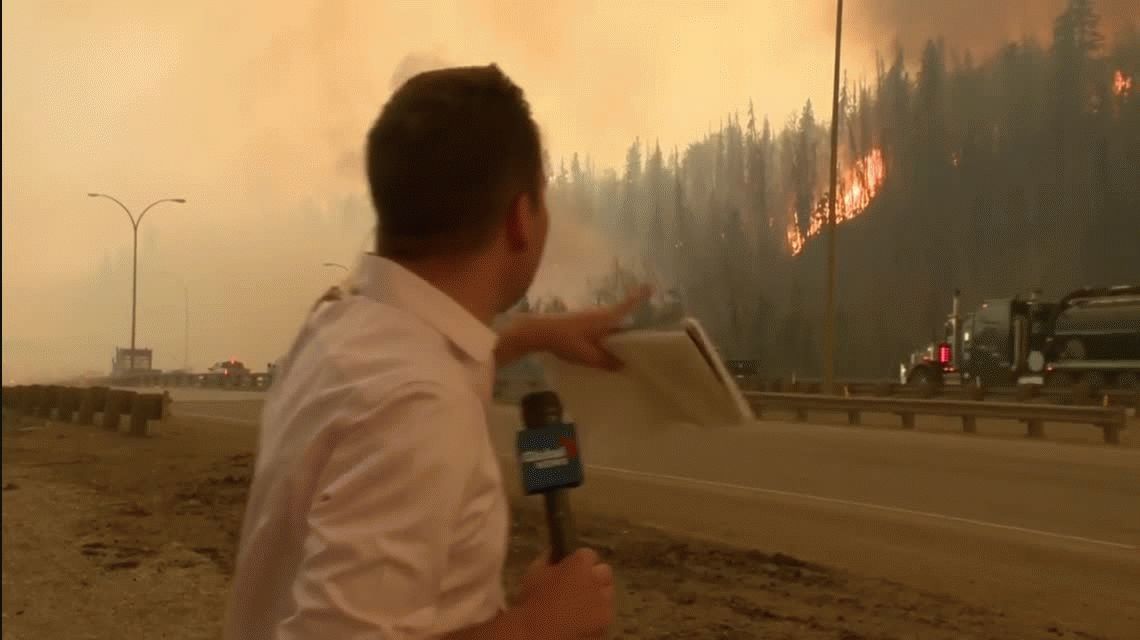 Así es el devastador incendio forestal que tiene cercada a una ciudad
