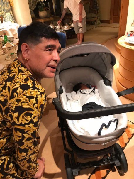Maradona conoció a su nieto Diego Matías